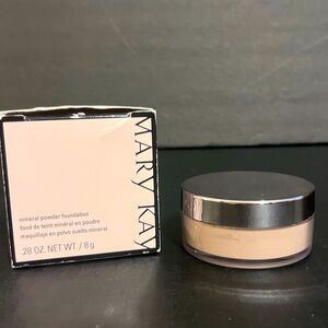 NWT Mary Kay Mineral Foundation • Ivory 1
